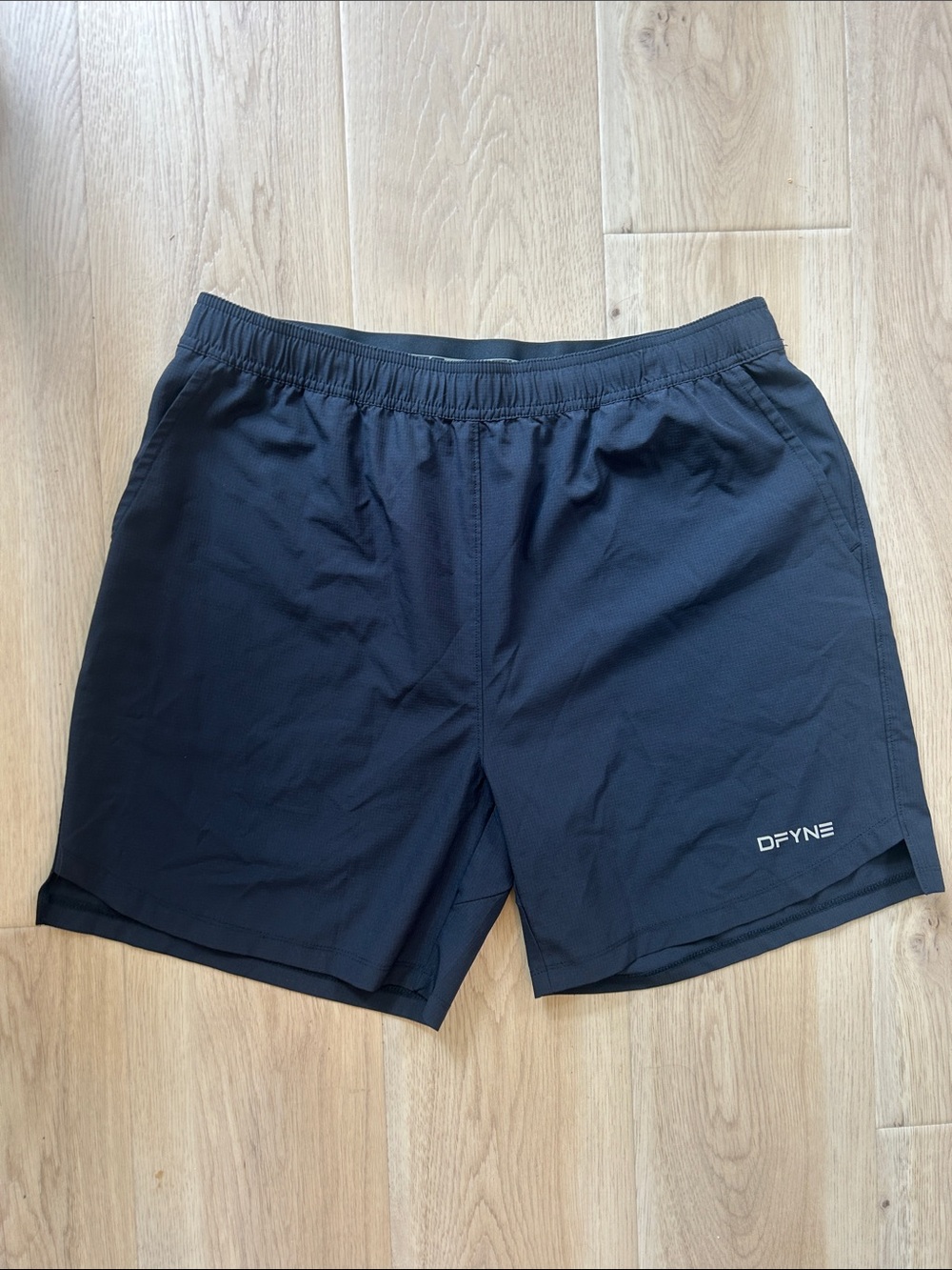 DFYNE Men's Performance Black Athletic Short Charge Training Short 6in